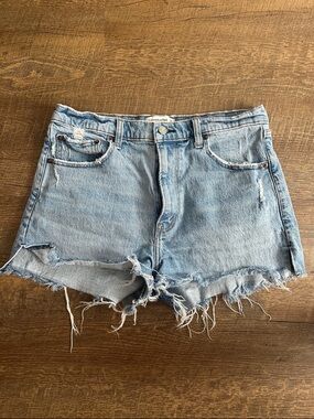 Abercrombie & Fitch Light Wash Frayed Hem Denim Shorts